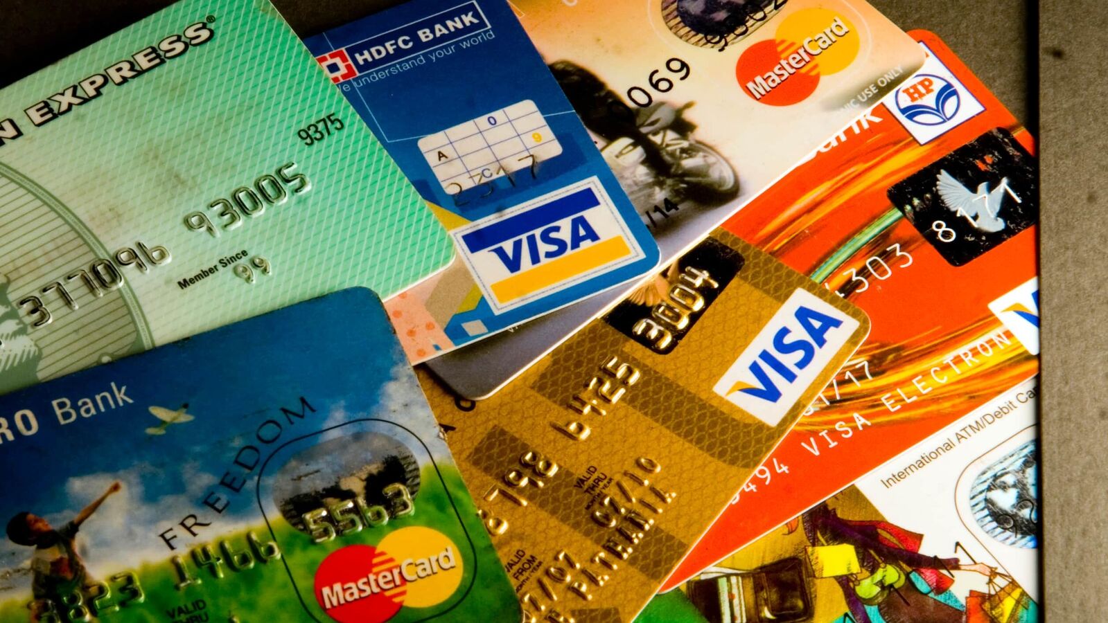 How to tackle fraudulent transactions on your credit card? A step-by-step guide