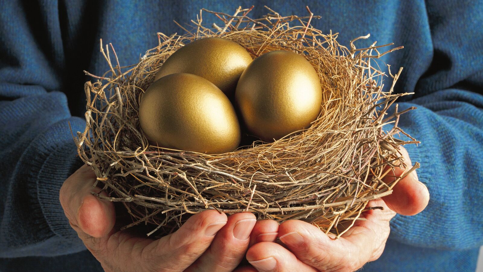 How to save for retirement: Investment tips for moderate risk takers