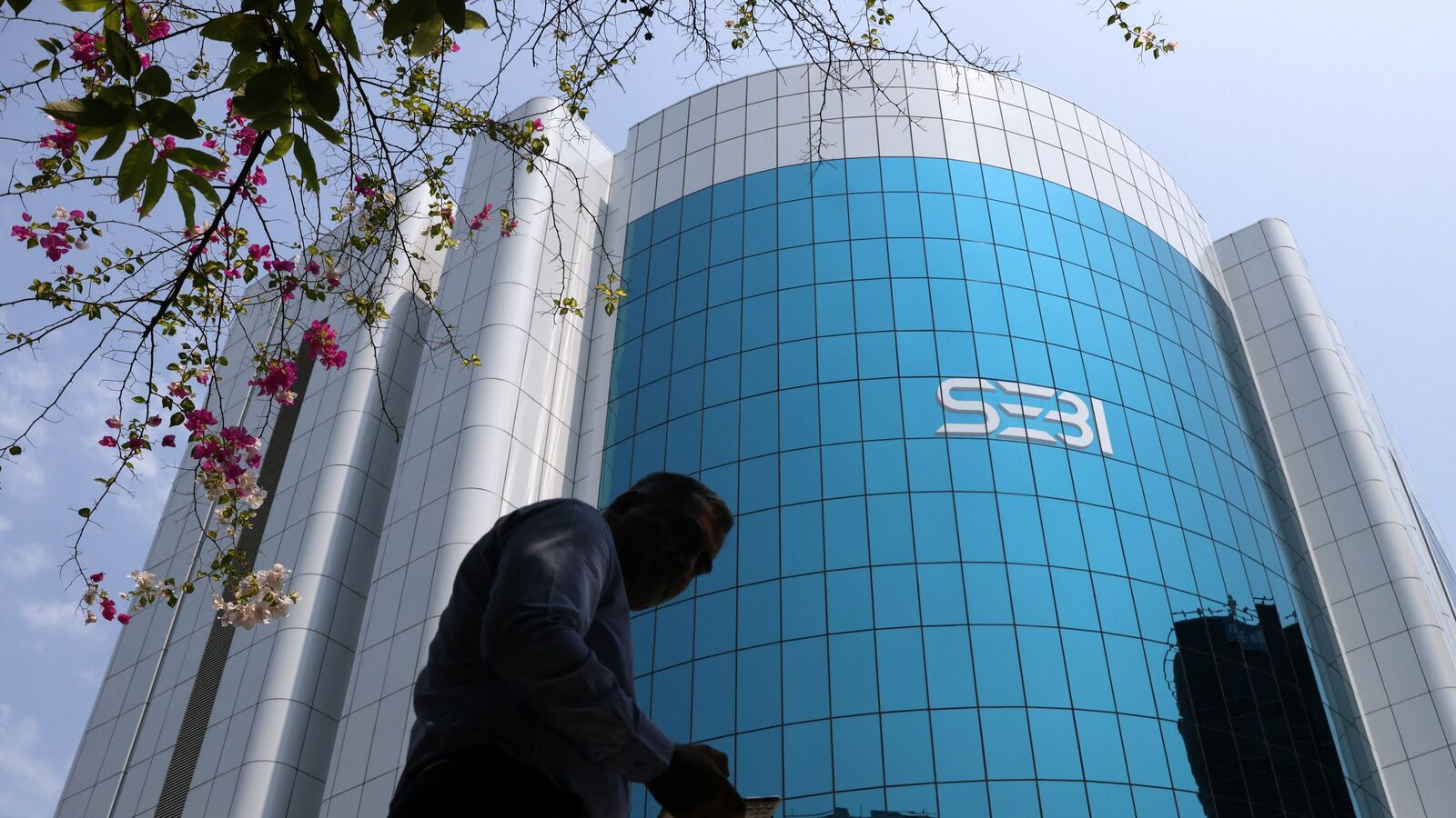 SEBI suggests tighter regulations for inclusion of derivative trading on individual stocks