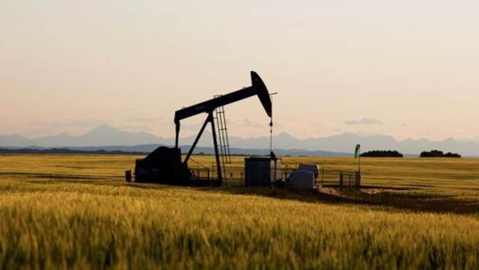 Oil stabilises as signs of economic slowdown clash with Fed rate cut hopes; brent crude at $85.09/bbl